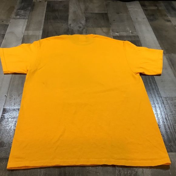 McDonald's Yellow T-shirt Crispy Chicken Sandwich Size Medium - Picture 2 of 3